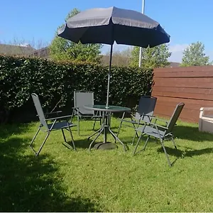 The Cozy Stay, Sleeps 6 , 2 Large Parking Spaces, Private Garden Walking Distance To Bay And Centre Pets Welcome , Cardiff United Kingdom